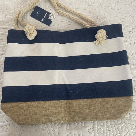 Beach Bag and Drinking Glass with lid and reusable straw - Picture 5 of 16